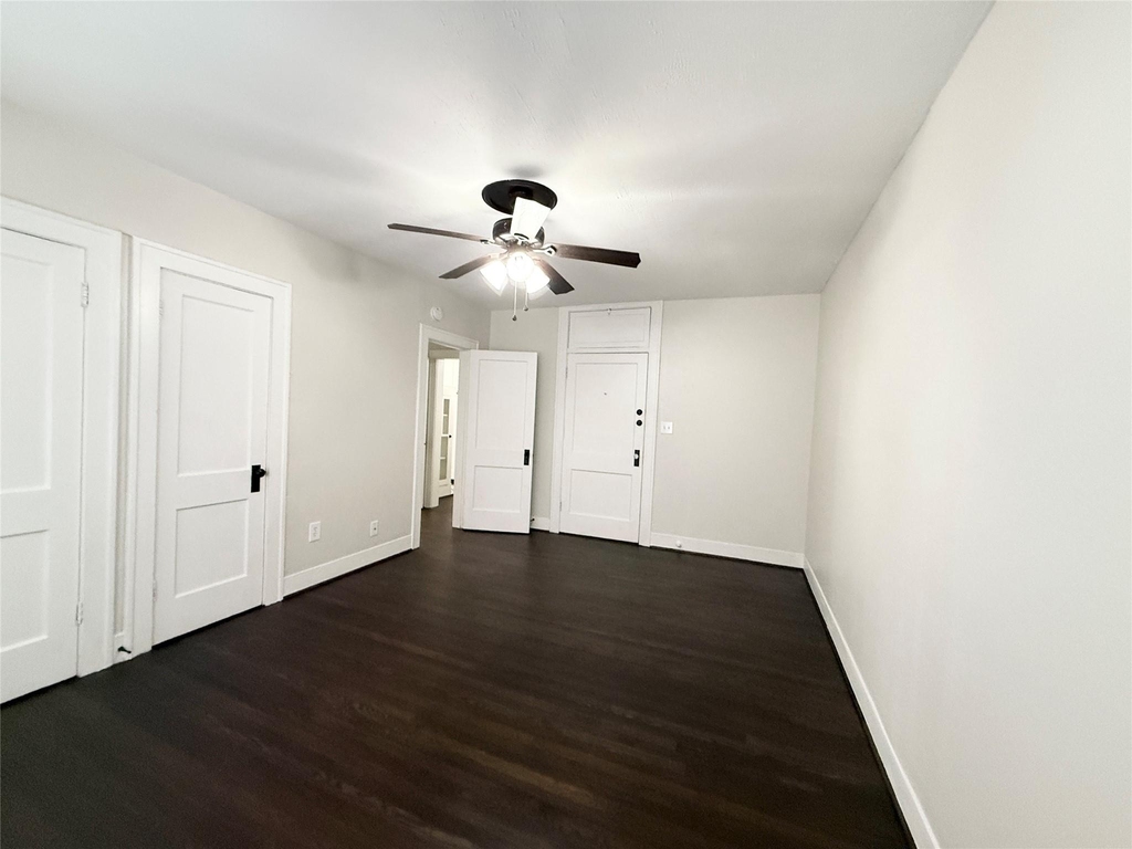 1136 Berthea Street - Photo 3