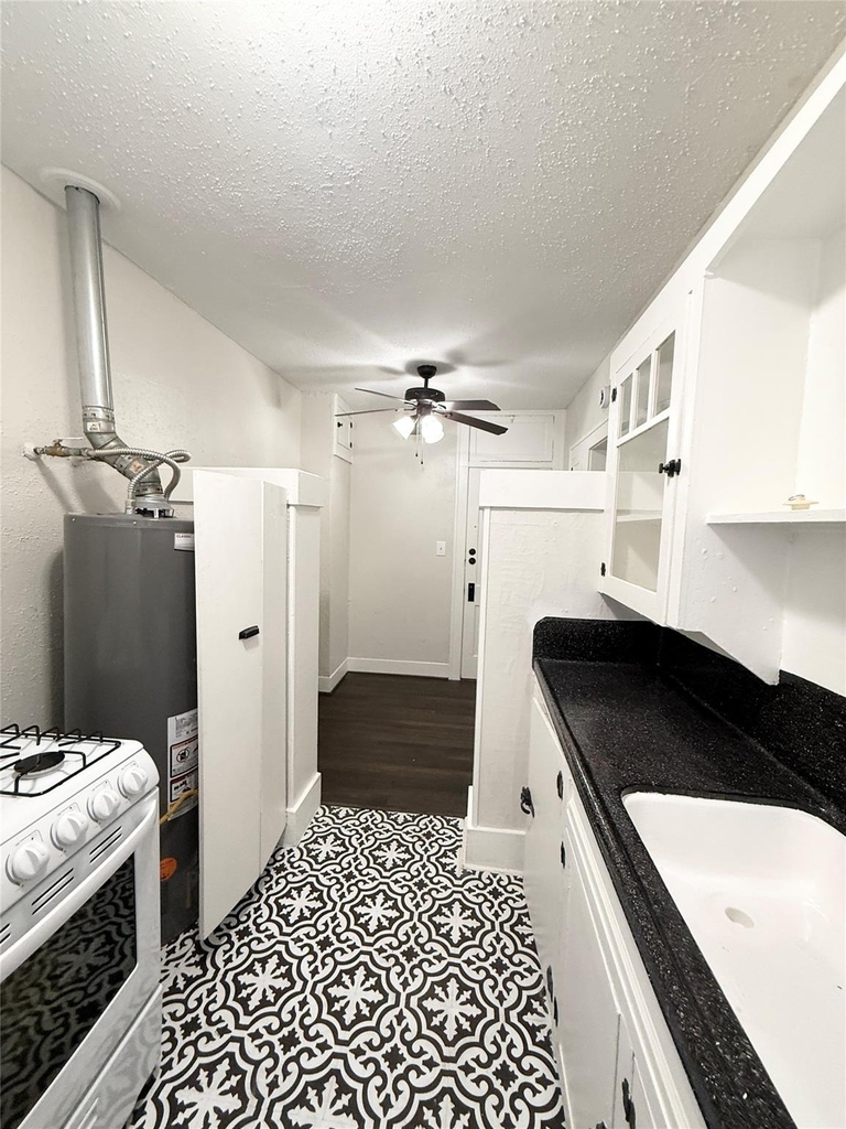 1136 Berthea Street - Photo 11