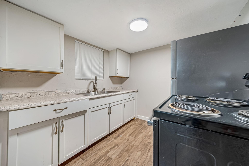 217 Johnson Street - Photo 14