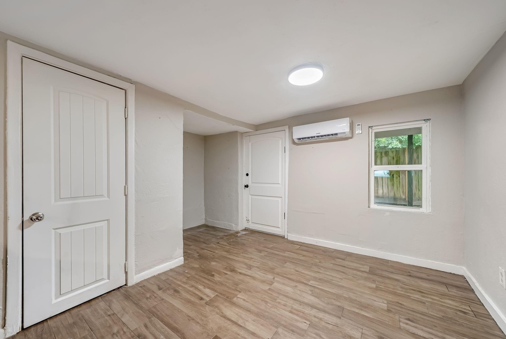 217 Johnson Street - Photo 16