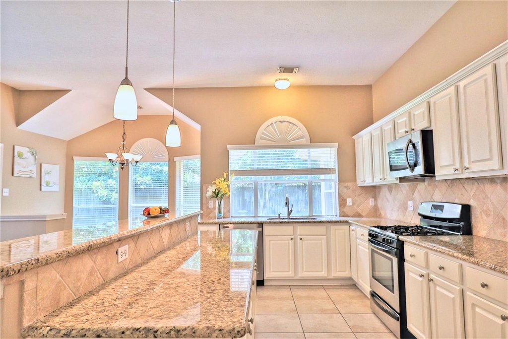 4530 Springfield Lakes Street - Photo 8