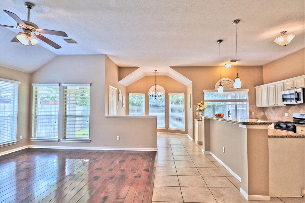 4530 Springfield Lakes Street - Photo 6
