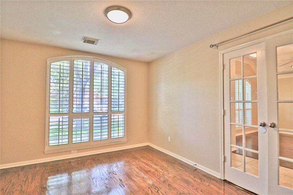4530 Springfield Lakes Street - Photo 27