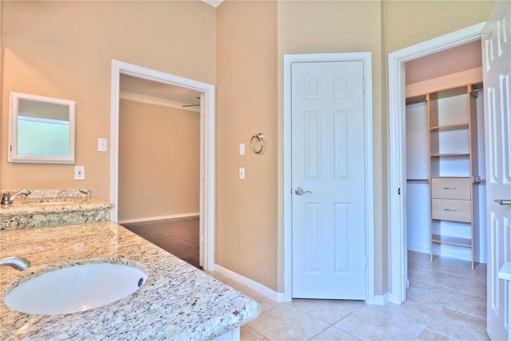 4530 Springfield Lakes Street - Photo 16