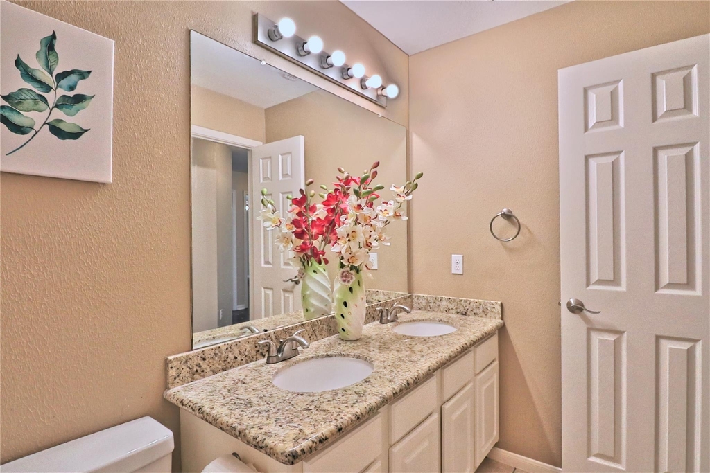 4530 Springfield Lakes Street - Photo 24