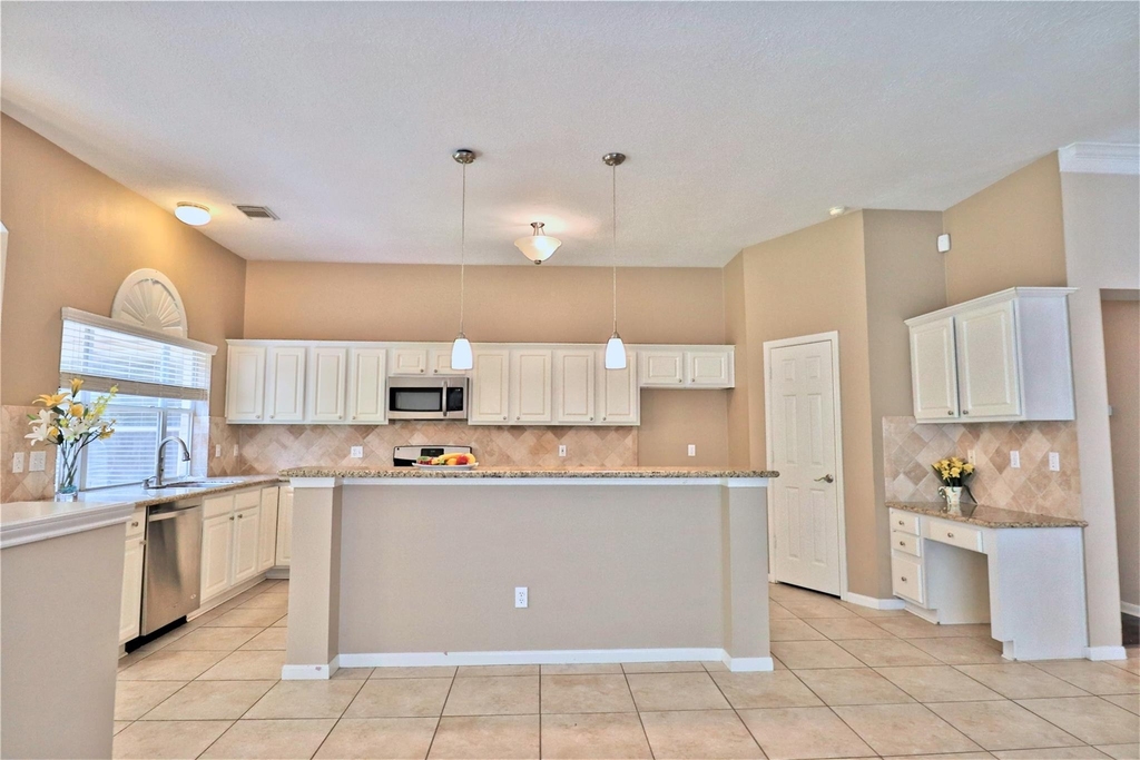 4530 Springfield Lakes Street - Photo 10