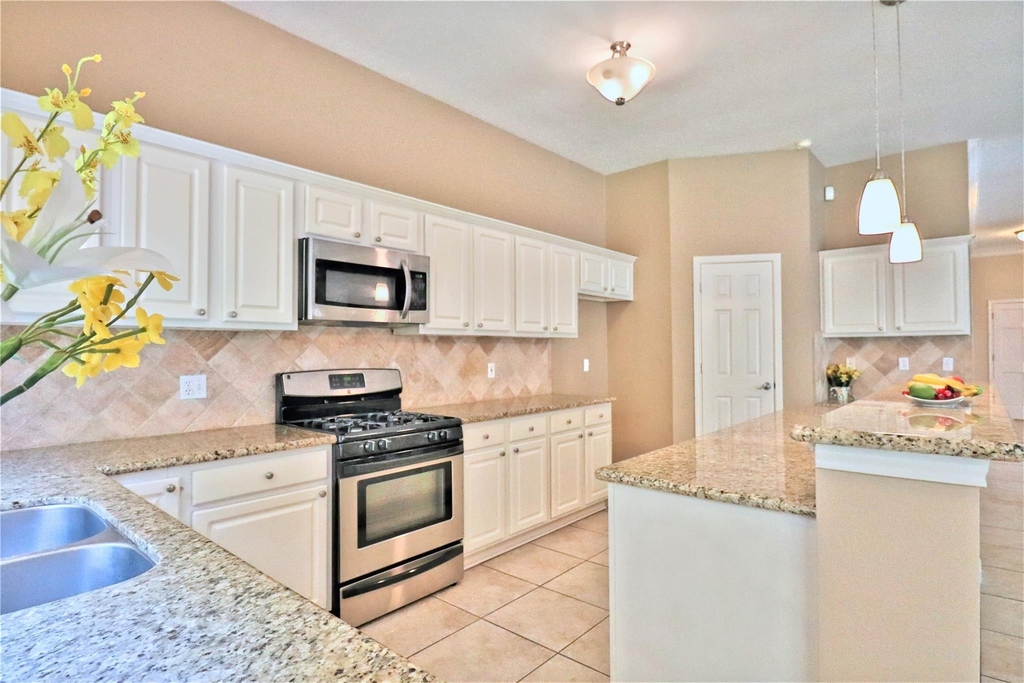 4530 Springfield Lakes Street - Photo 9