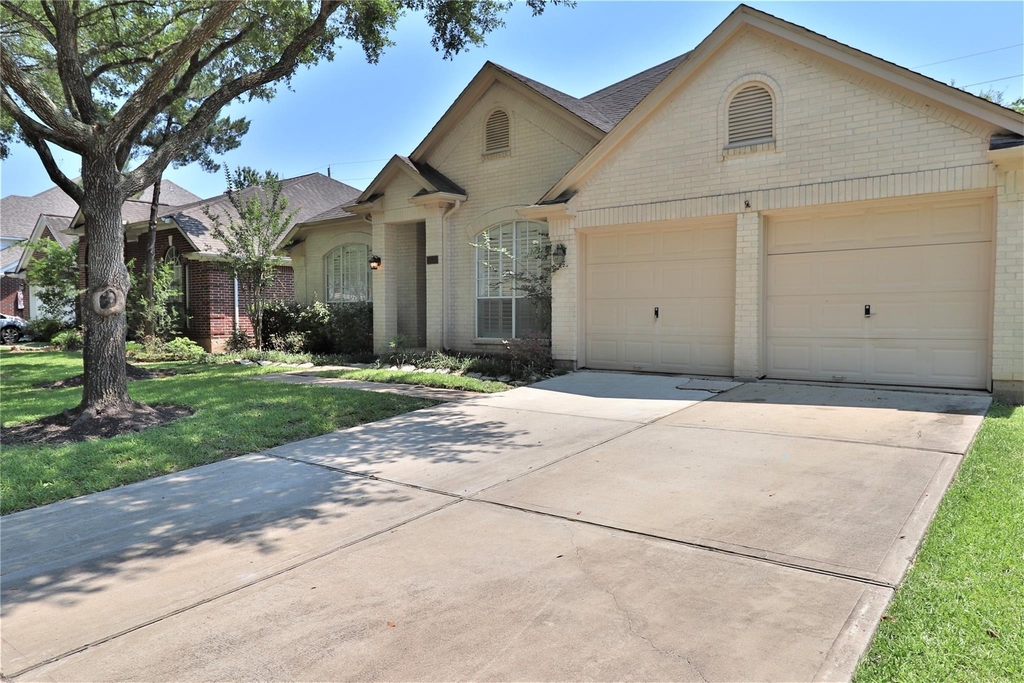 4530 Springfield Lakes Street - Photo 2