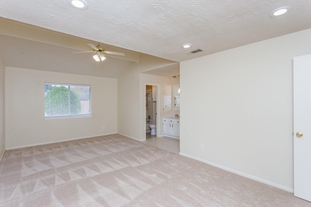 2703 Ferry Landing - Photo 18