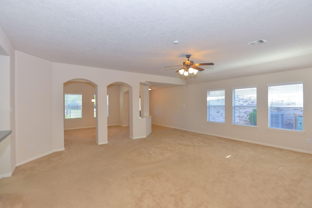 13607 Manor Crest Lane - Photo 3