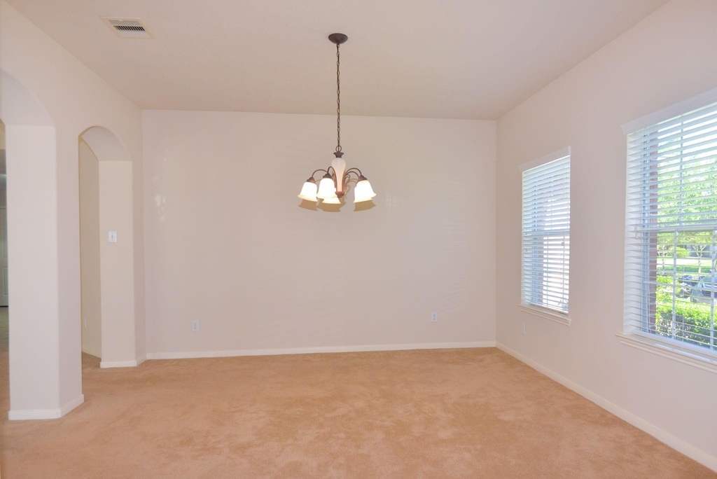 13607 Manor Crest Lane - Photo 4