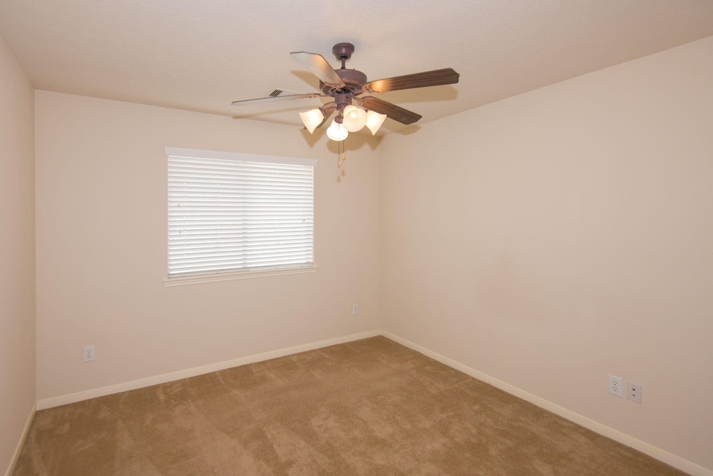13607 Manor Crest Lane - Photo 22