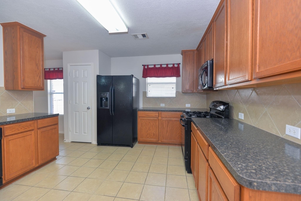 13607 Manor Crest Lane - Photo 7