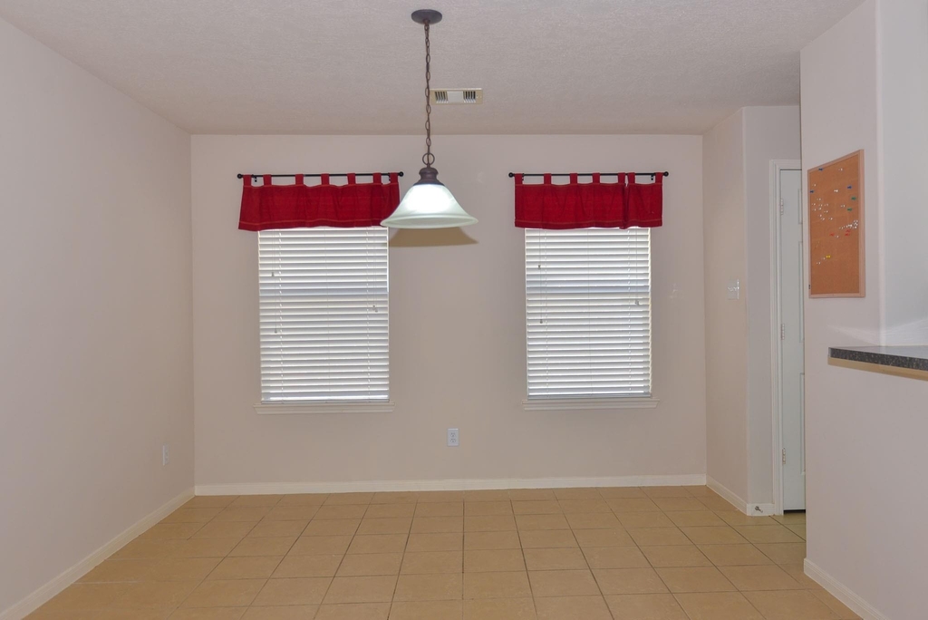 13607 Manor Crest Lane - Photo 10