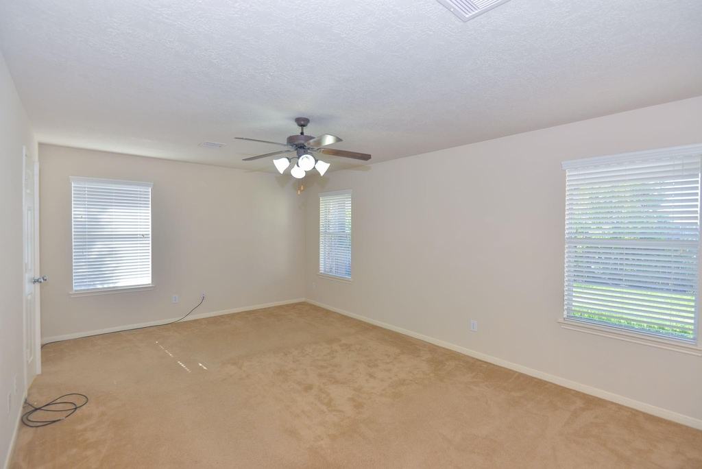 13607 Manor Crest Lane - Photo 12