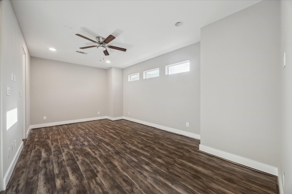 1218 W 23rd Street - Photo 8