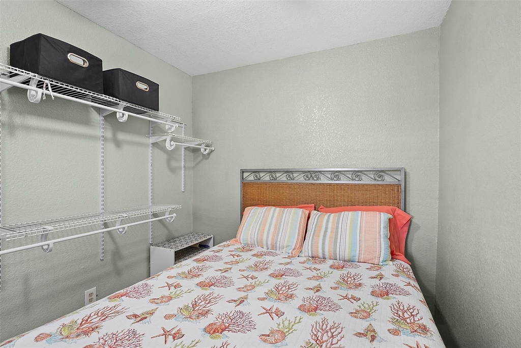 715 31st Street - Photo 6