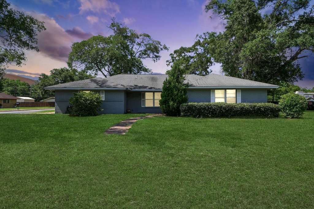 2601 Holly Street - Photo 1