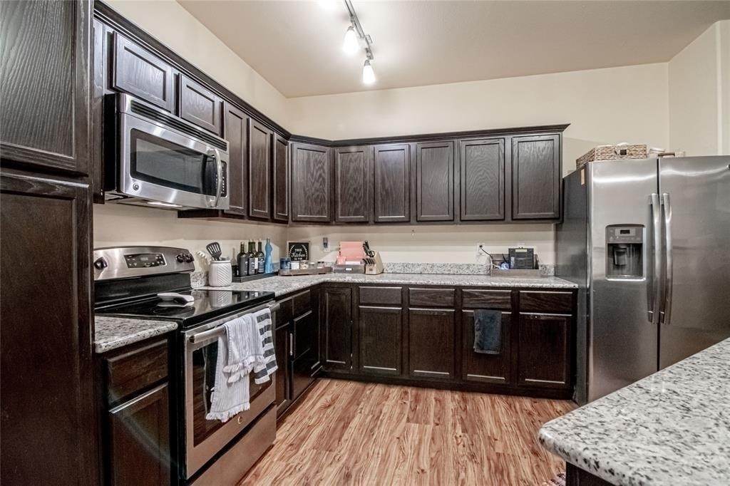 1239 20th Street - Photo 11