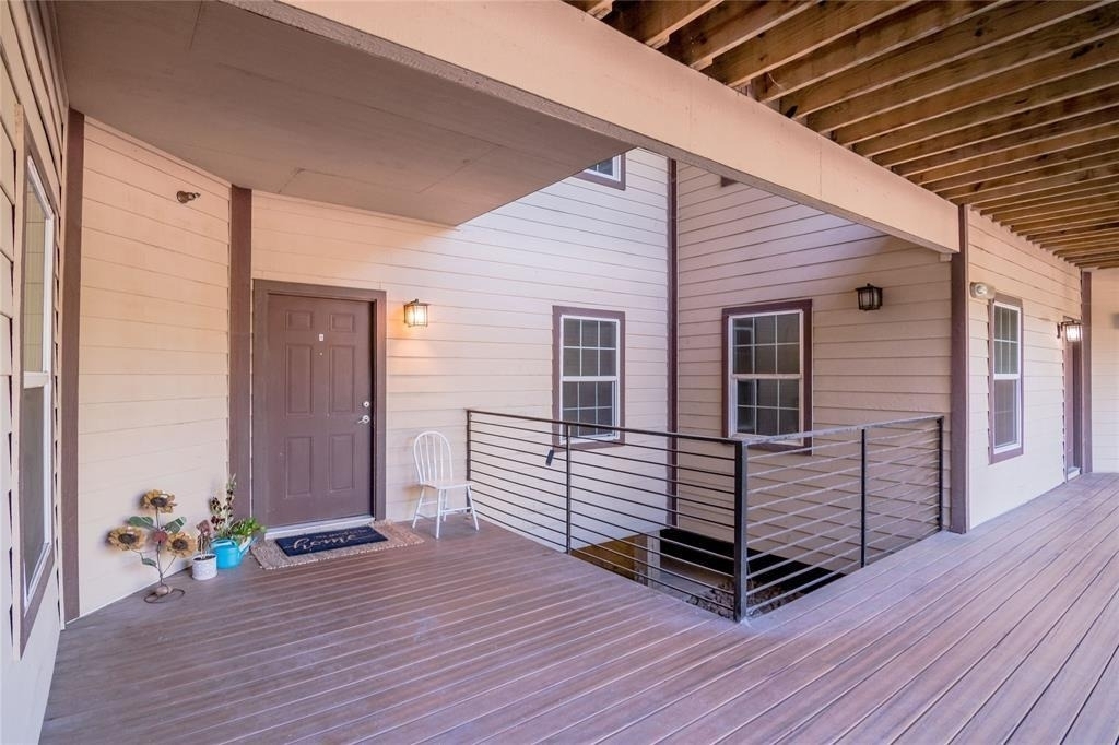 1239 20th Street - Photo 3