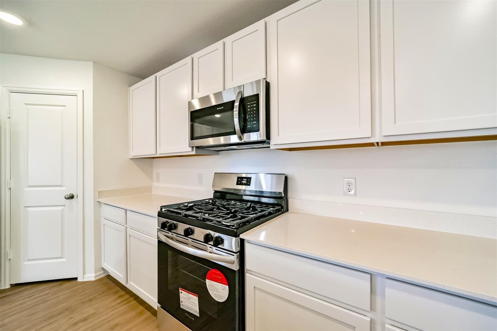 5227 Sunvalley Bend Drive - Photo 7