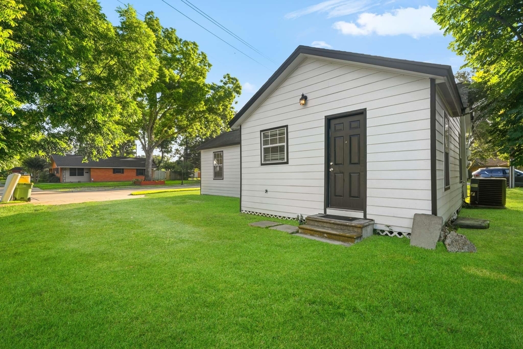 2102 N Galveston Avenue - Photo 14