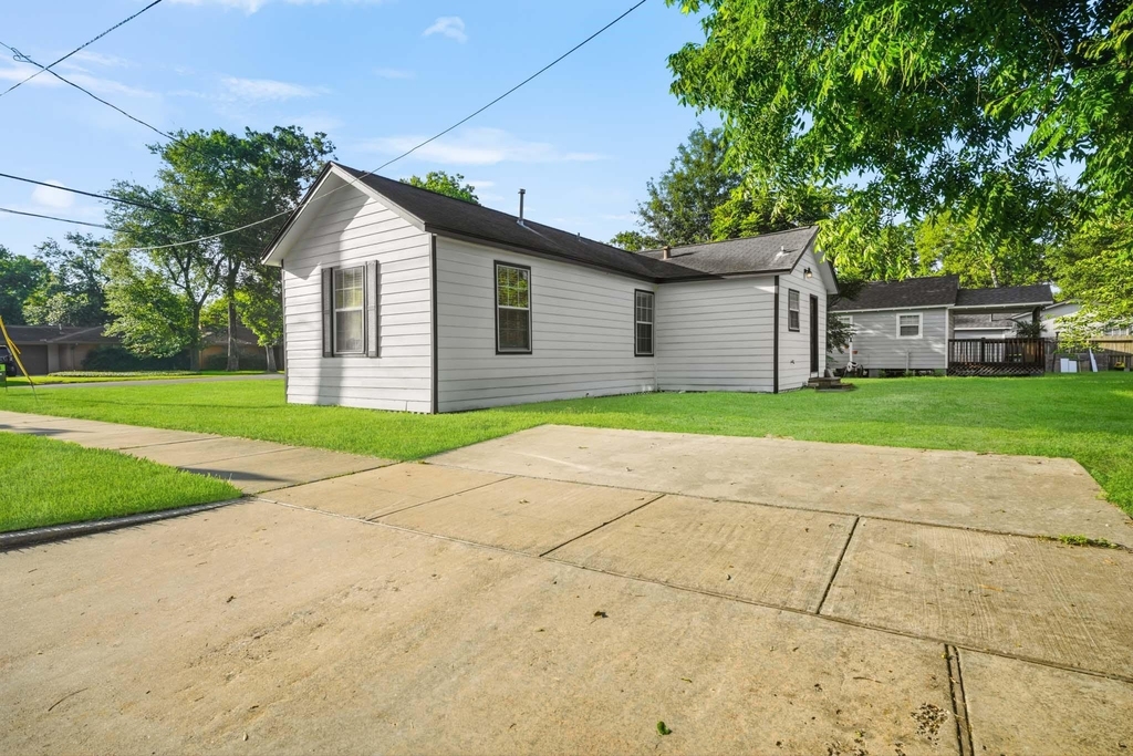2102 N Galveston Avenue - Photo 15