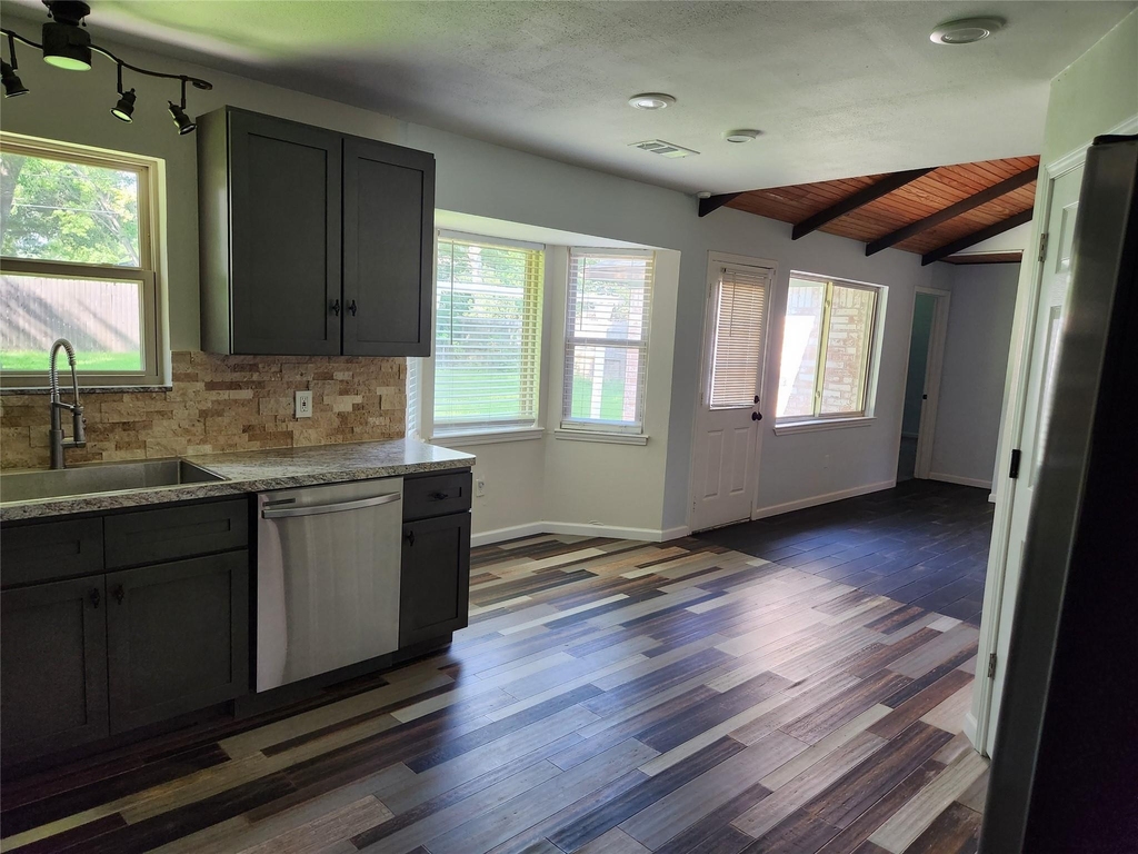 2006 Redwood Street - Photo 13