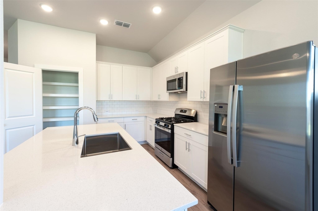 16007 Bishops Cap Way - Photo 2
