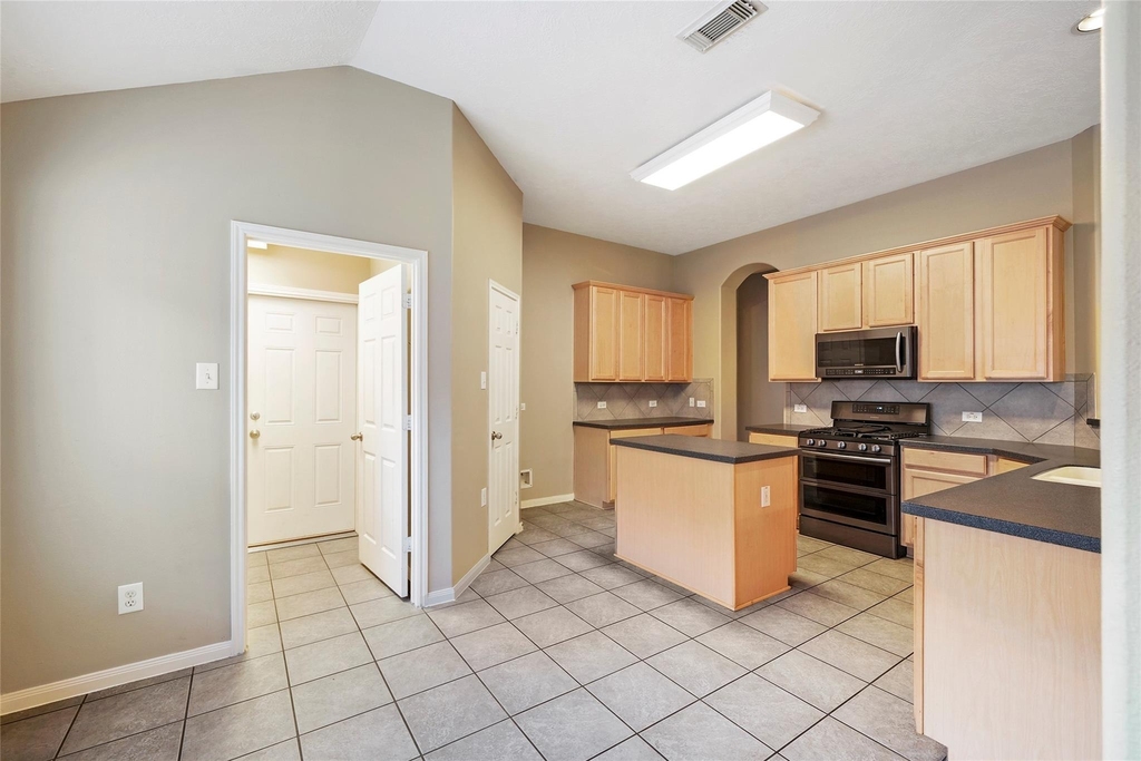 6903 Summer Bridge - Photo 17
