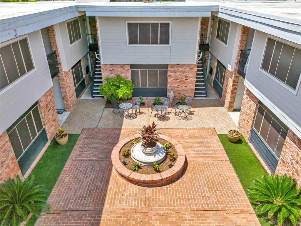 2011 Marshall Street - Photo 5