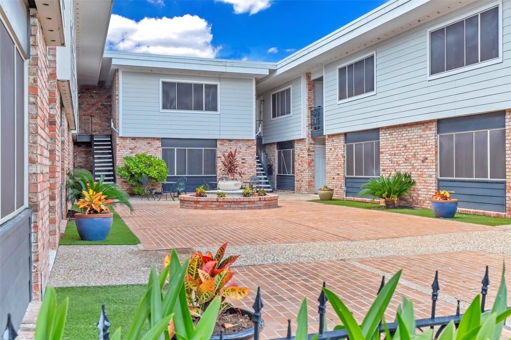 2011 Marshall Street - Photo 0