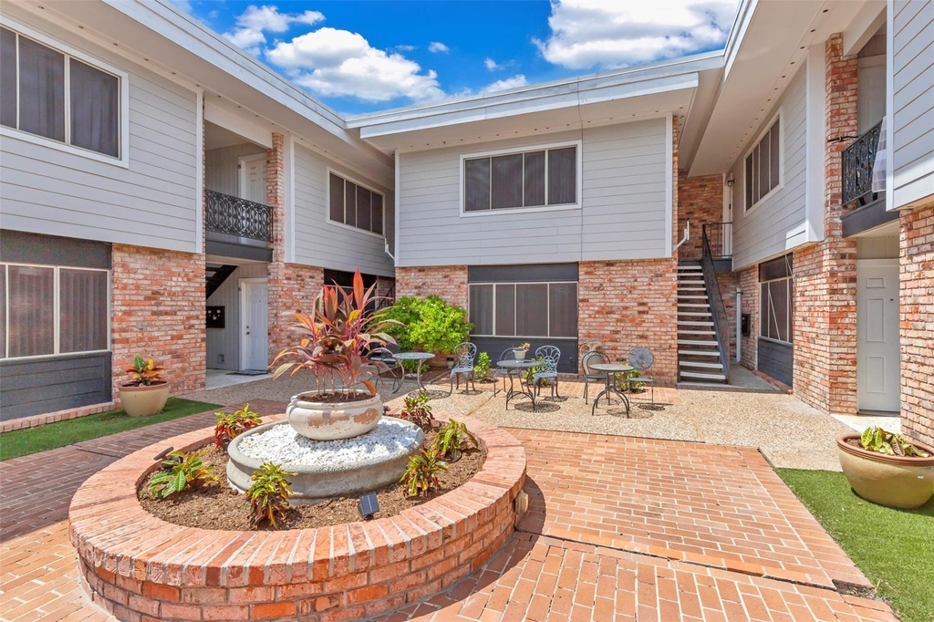 2011 Marshall Street - Photo 1