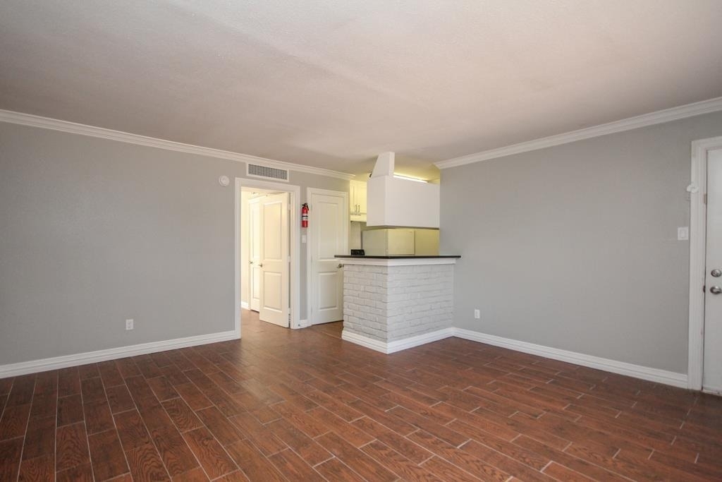 2011 Marshall Street - Photo 7