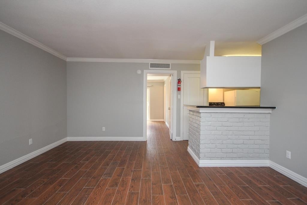 2011 Marshall Street - Photo 10