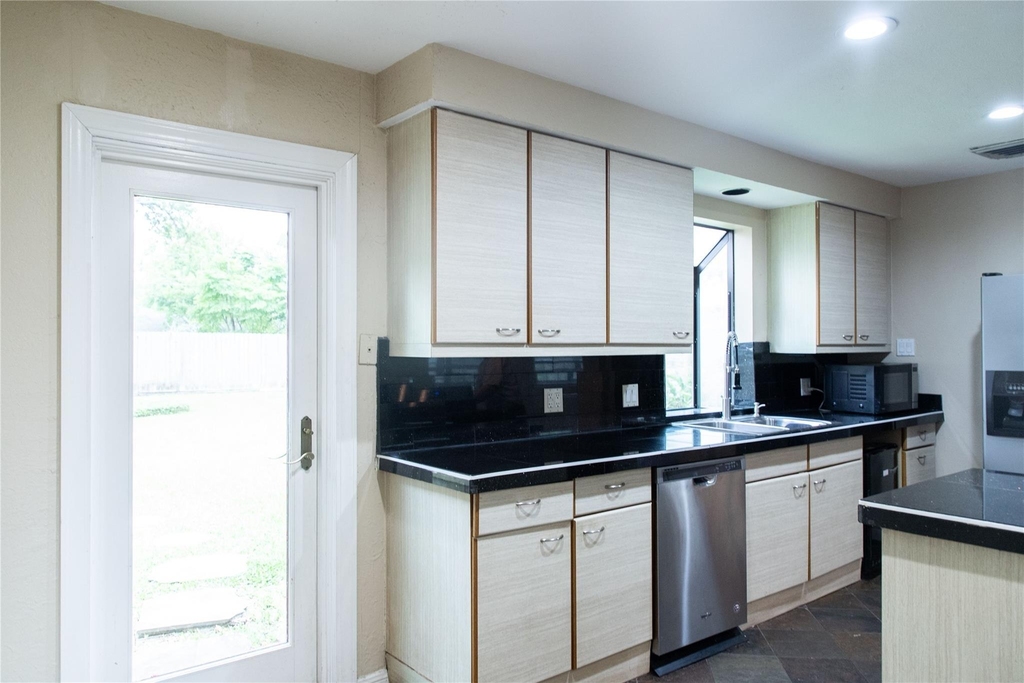 5564 Aspen Street - Photo 17