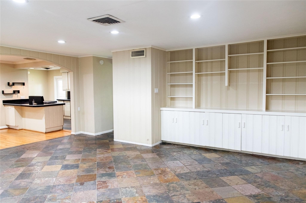5564 Aspen Street - Photo 0