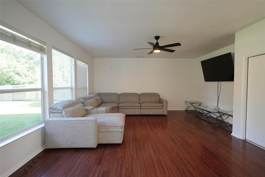 19202 Dickson Park Drive - Photo 6