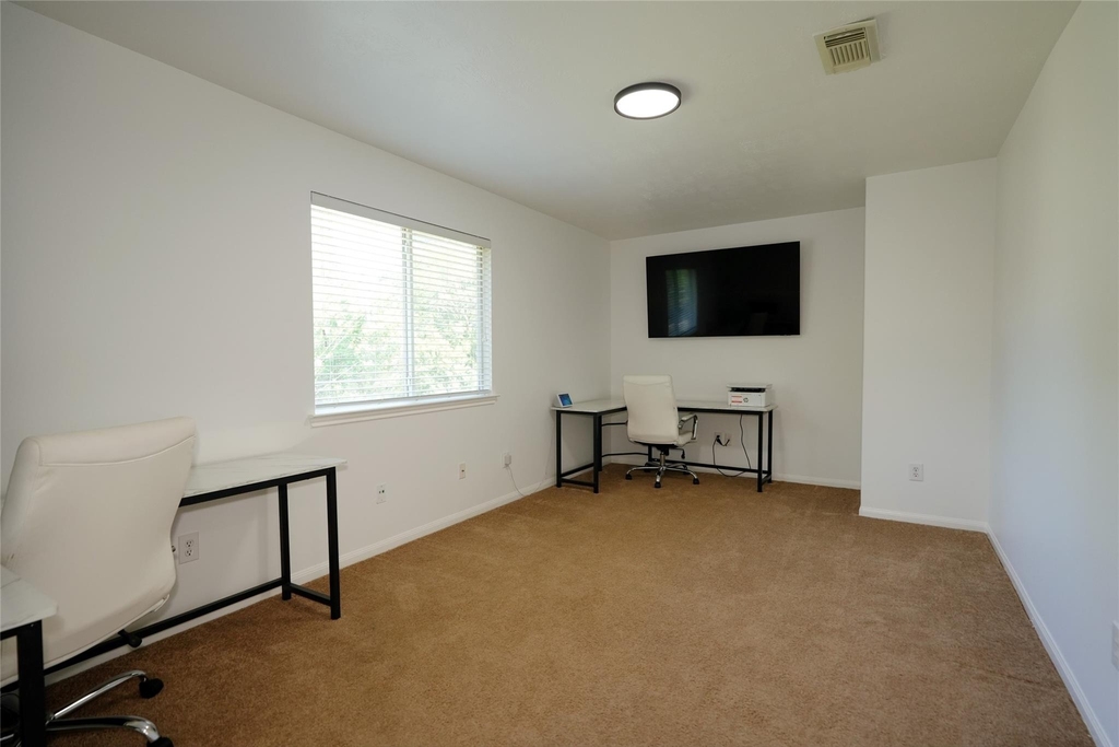 19202 Dickson Park Drive - Photo 11