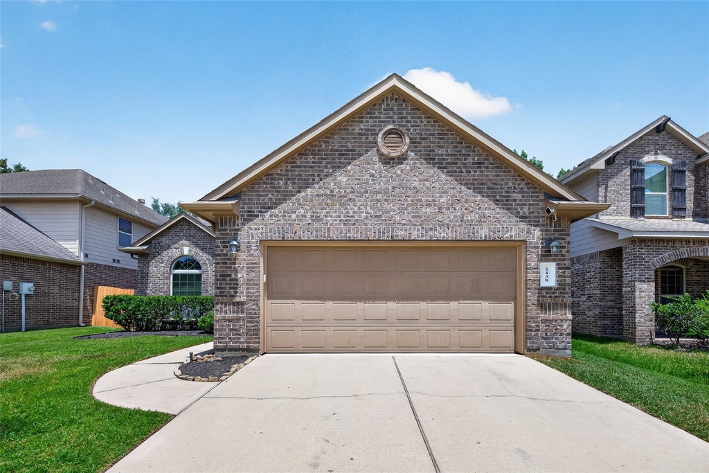 2438 Garden Falls Dr - Photo 2