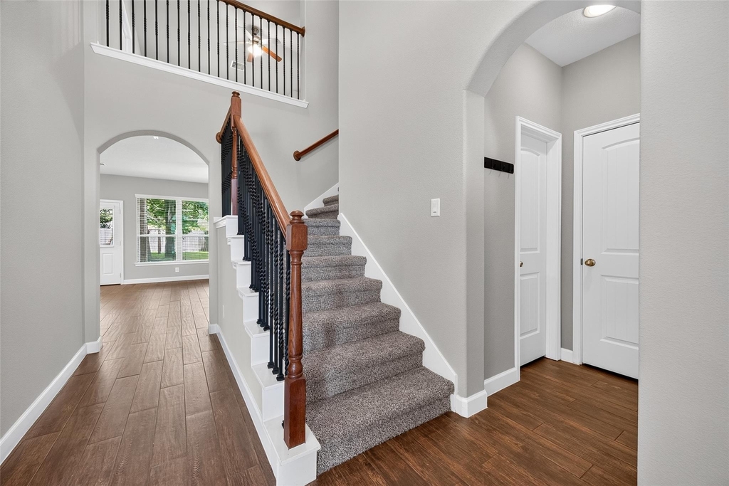 2438 Garden Falls Dr - Photo 6