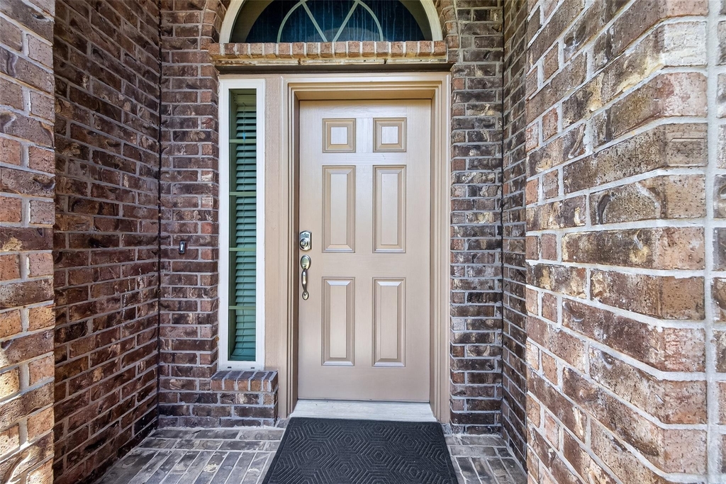 2438 Garden Falls Dr - Photo 4