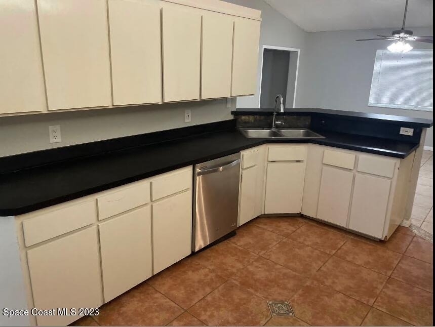 4030 Sheridan Avenue - Photo 4