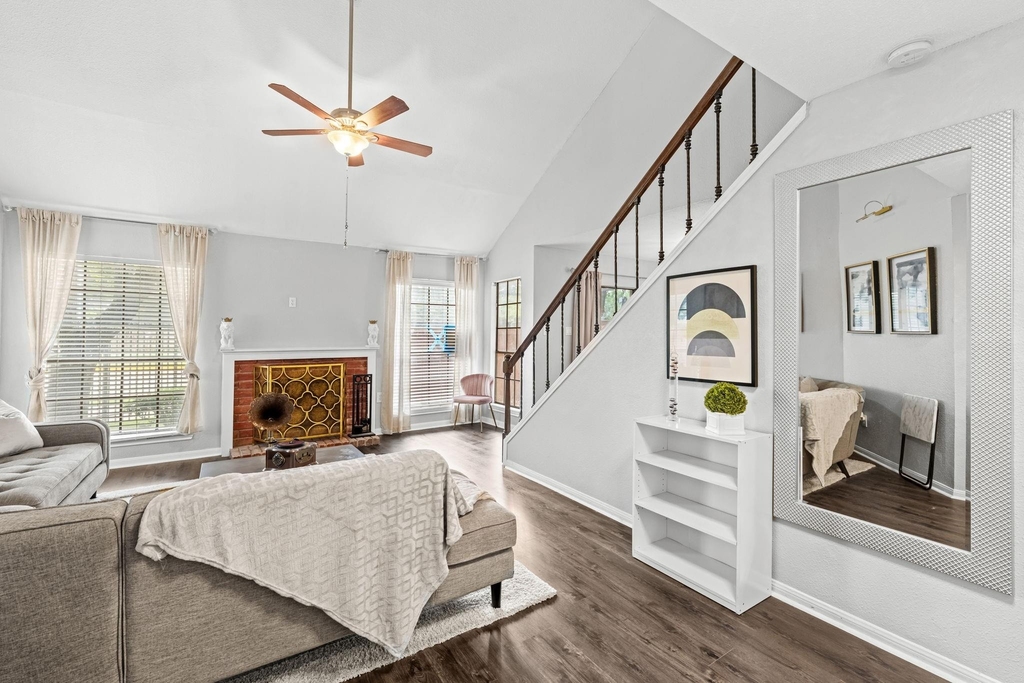 2211 S Kirkwood Road - Photo 6