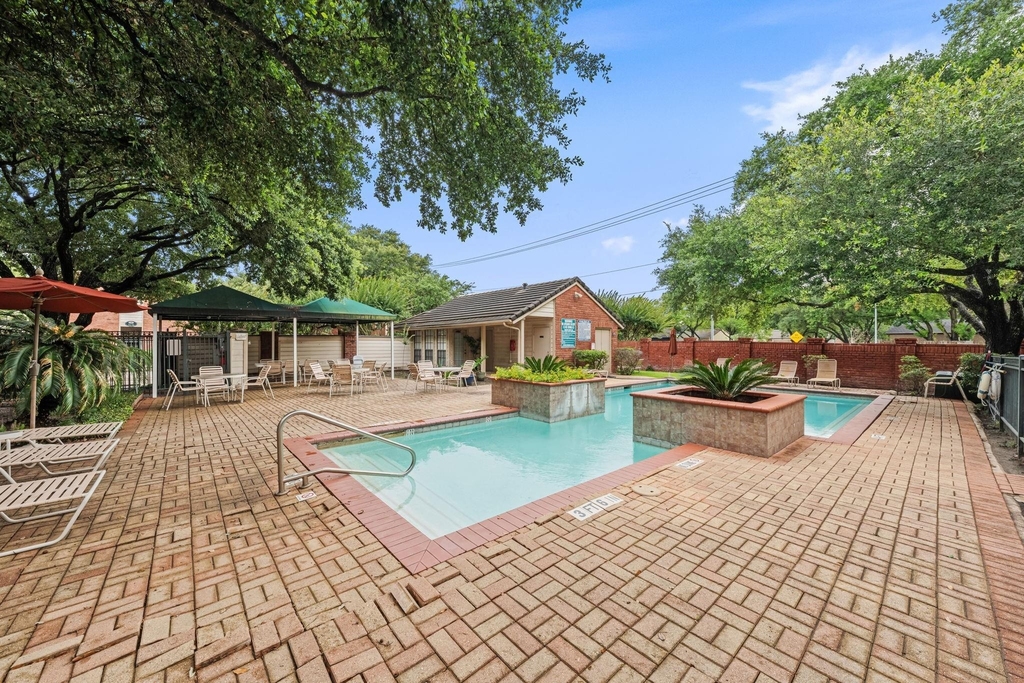 2211 S Kirkwood Road - Photo 14