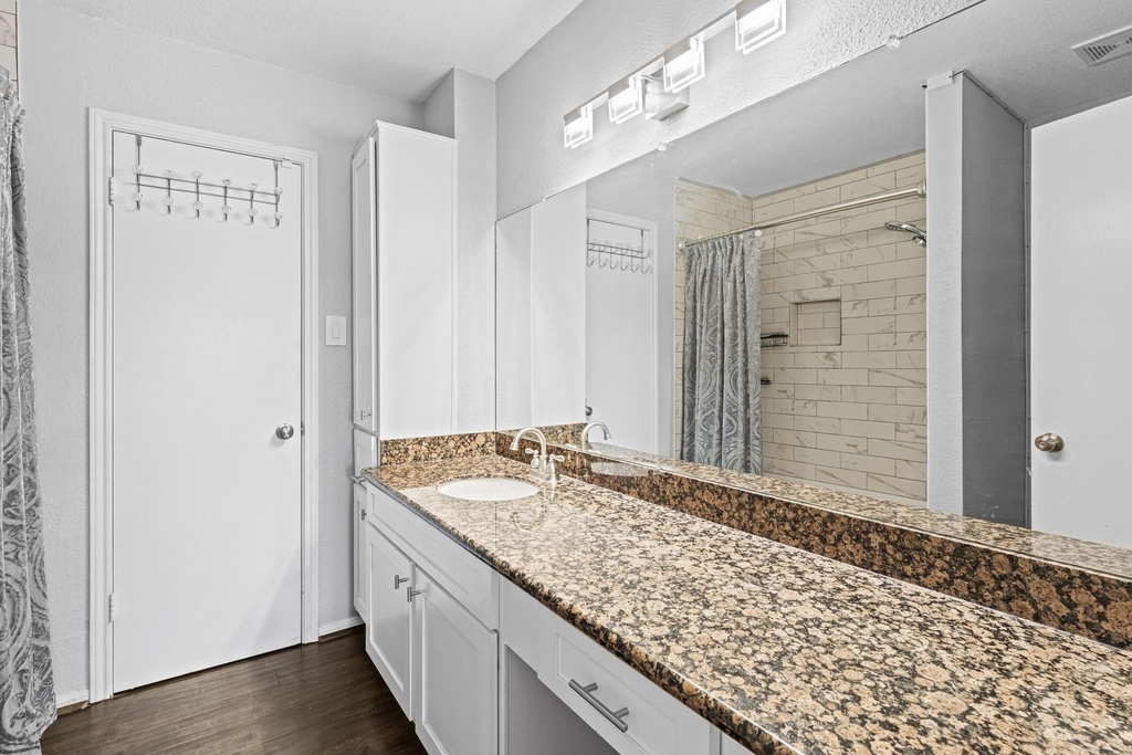 2211 S Kirkwood Road - Photo 4