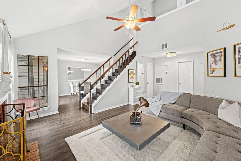 2211 S Kirkwood Road - Photo 7