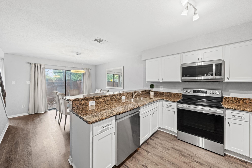 2211 S Kirkwood Road - Photo 1