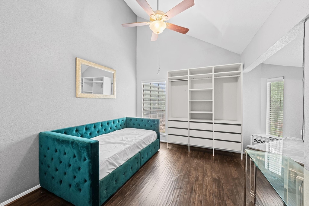 2211 S Kirkwood Road - Photo 12