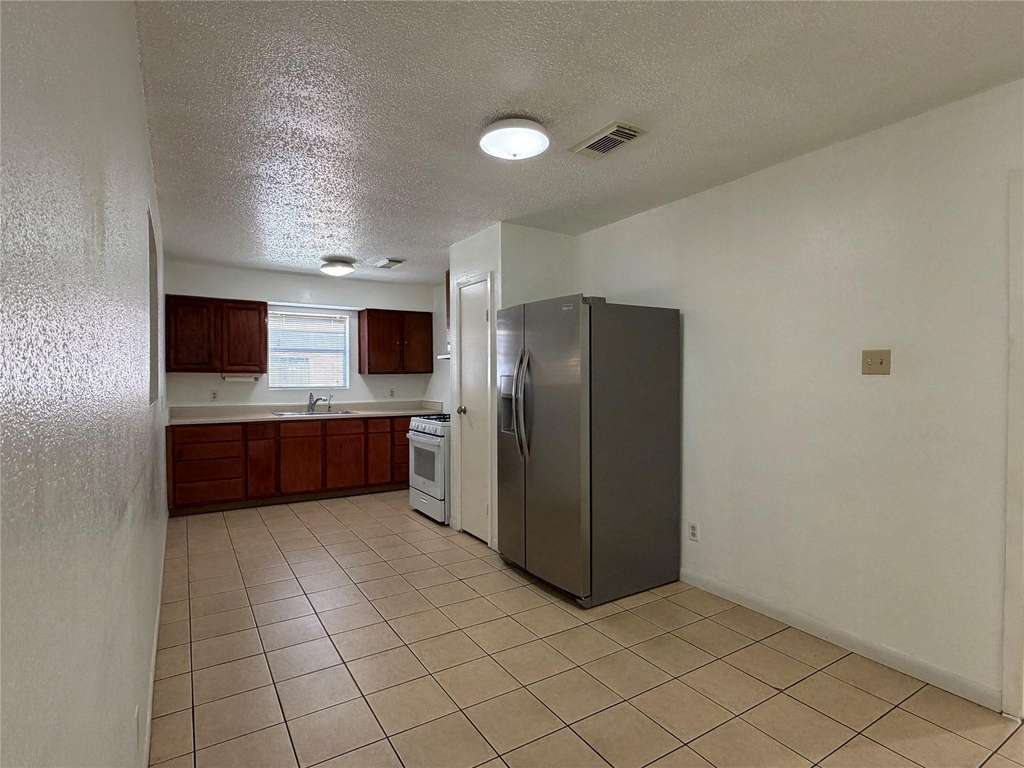8842 Barton Street - Photo 4